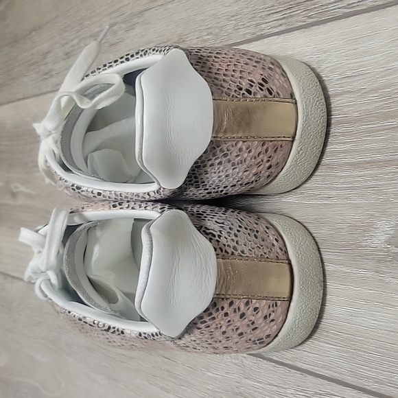 PAIGE Amy Sneakers Metallic Snake Printed Leather Size 10 - Picture 6 of 10